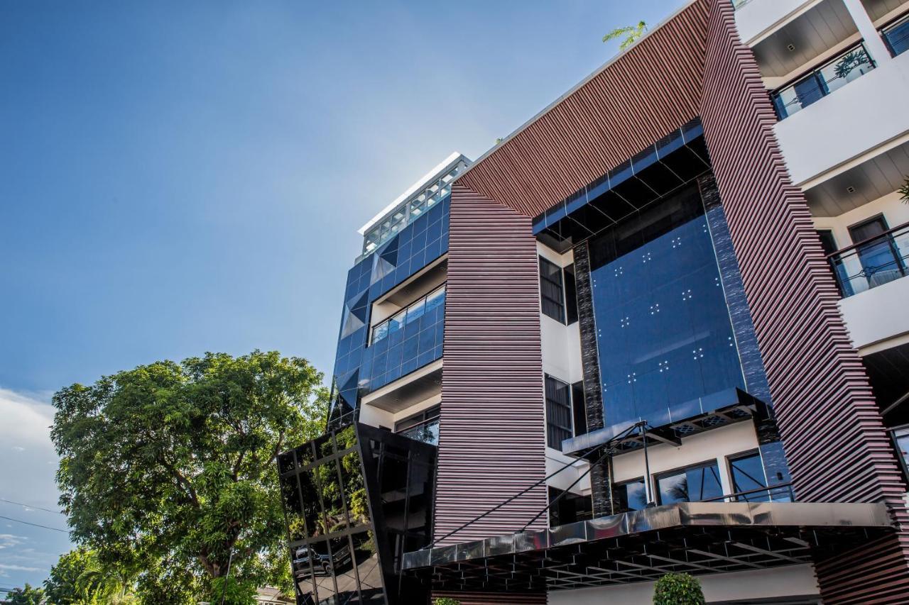 Stonehill Suites Bacolod Kültér fotó
